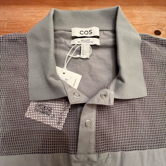 Men’s Grey Mesh-Panel NWT COS Short-Sleeve Polo never worn size Large - Picture 2 of 4